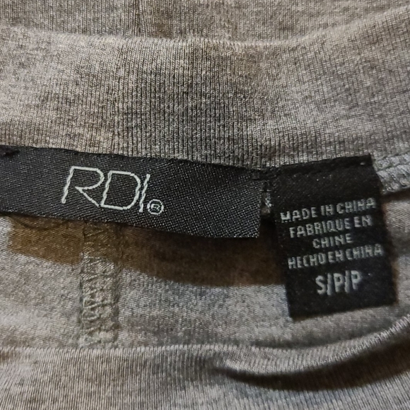 RDI gray long sleeved dress. - Picture 4 of 6